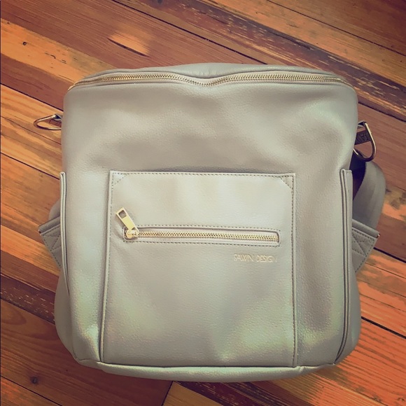 ❌SOLD❌ Fawn Design Grey bag - Picture 2 of 6